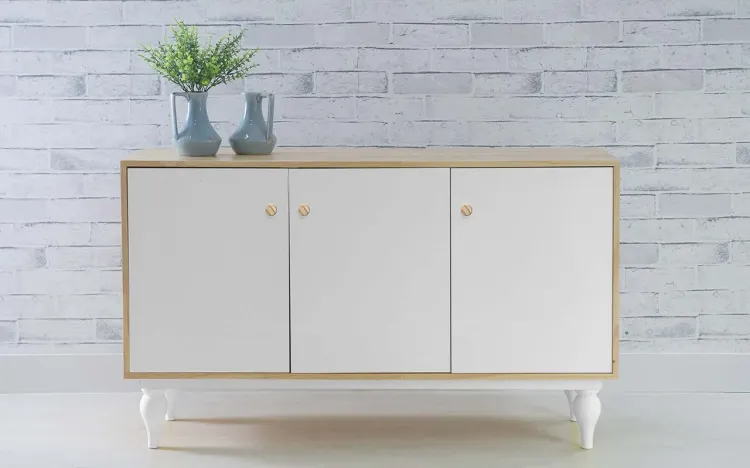ARMÁRIO PÉS PALITO COM PRATELEIRA E 3 PORTAS PUXADOR BOLINHA SIDERAL NATURAL E BRANCO 133X40X79,5 CM