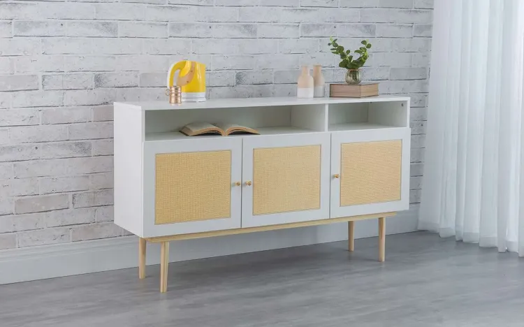 BALCÃO 3 PORTAS COM RATTAN PARA SALA DE JANTAR COM NICHO CHARLIE BRANCO E TAEDA 135x35x79 CM