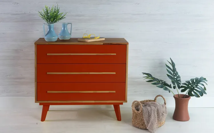CÔMODA PARA QUARTO DE MADEIRA MACIÇA RETRÔ 3 GAVETAS CELESTE CAPUCCINO E VERMELHO 90X40X79,5CM