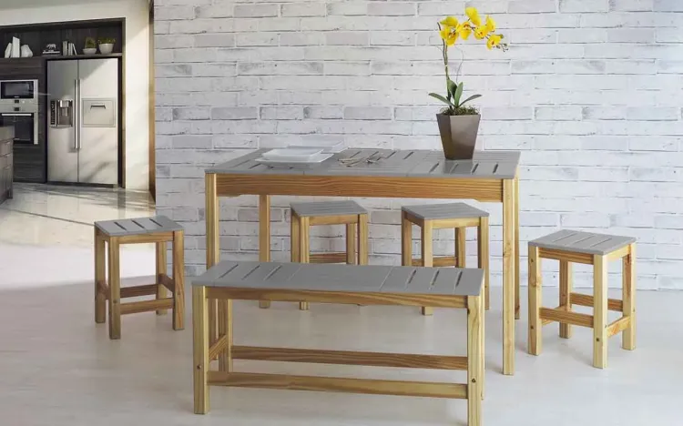 CONJUNTO DE MESA GOURMET COM BANQUINHOS DE MADEIRA MACIÇA TAEDA OLGA VERNIZ NÓZES E CINZA CONCRETO 120X80X75CM