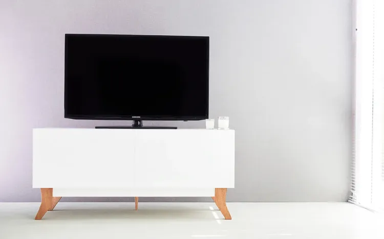 RACK BRANCO PARA TV VINTAGE 1200 MDF 2 PORTAS BRANCA 120x44x55 CM