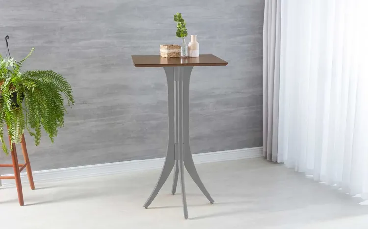 MESA GOURMET ALTA DE MADEIRA MACIÇA QUADRADA JULIETTE 60x60X107CM CAPUCCINO E CINZA CONCRETO