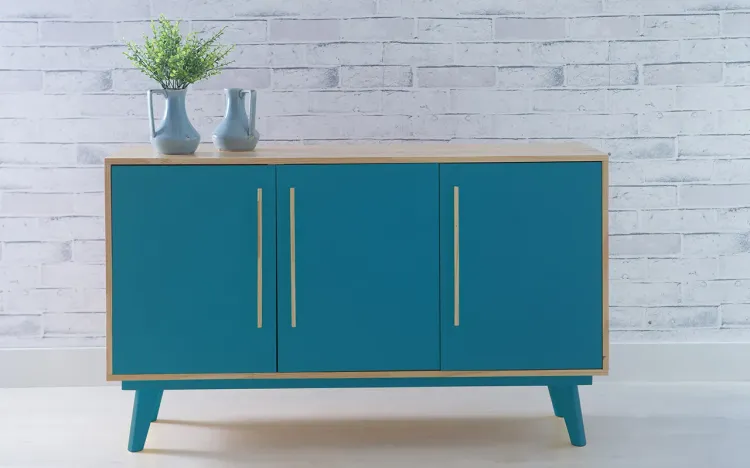 ARMÁRIO PÉS PALITO BUFFET 3 PORTAS DE MADEIRA MACIÇA AZUL SATURNO - 133X40X79,5 CM
