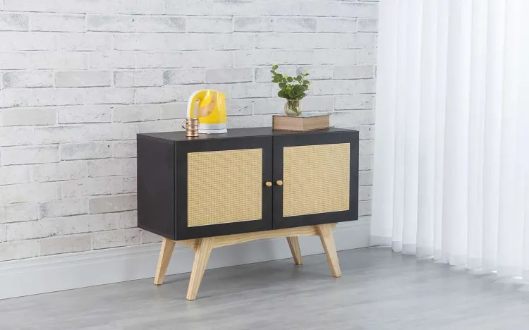 BALCÃO BUFFET 2 PORTAS DE RATTAN PARA SALA DE JANTAR DOLORES PRETO E TAEDA 90x35x64,7 CM