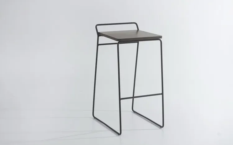 BANQUETA SEM ENCOSTO METAL BEND VERNIZ CAPUCCINO 39,5X50X79,5 CM
