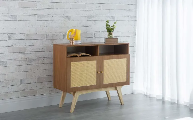 BALCÃO BUFFET 2 PORTAS DE RATTAN PARA SALA DE JANTAR COM NICHO DOLORES FREIJÓ E TAEDA 90x35x79 CM