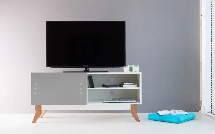 RACK TV VINTAGE 1200 MDF BRANCO PÉS MADEIRA COR JATOBÁ PORTA CINZA DE CORRER  120x44x55 CM
