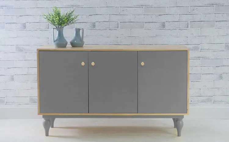 ARMÁRIO PÉS PALITO COM PRATELEIRA E 3 PORTAS PUXADOR BOLINHA SIDERAL NATURAL E CINZA CONCRETO 133X40X79,5 CM