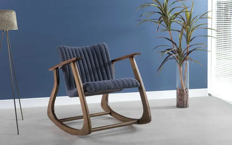 POLTRONA PARA SALA DE BALANÇO SMITH MATELASSÊ VERNIZ CAPUCCINO TEC.997 CHUMBO 65X83X72CM