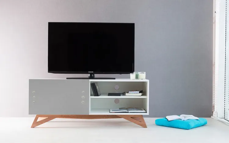 RACK TV MODERNO RETRÔ VINTAGE FREDDIE 1200 MDF BRANCO PÉS MADEIRA COR JATOBÁ PORTA CINZA DE CORRER  120x43,6x48,5 CM
