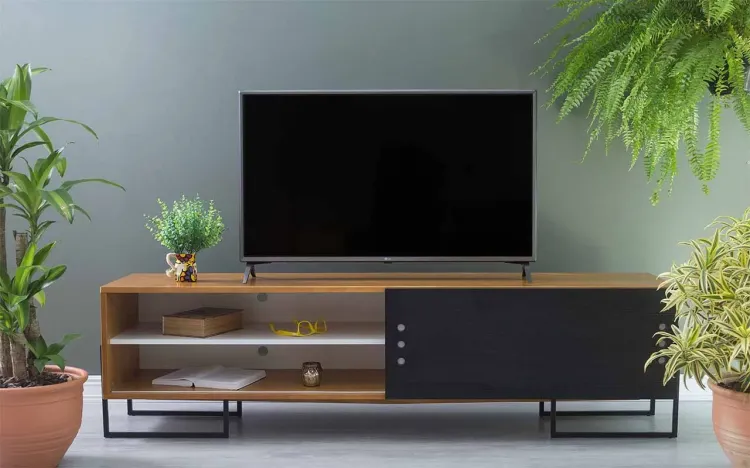 RACK TV MODERNO COM PORTA DE CORRER CROSBY MDF FREIJÓ E PRETA 183X43,6X48,5 CM
