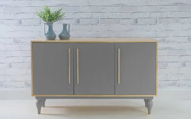 ARMÁRIO PÉS PALITO COM PRATELEIRA E 3 PORTAS SIDERAL NATURAL E CINZA CONCRETO 133X40X79,5 CM