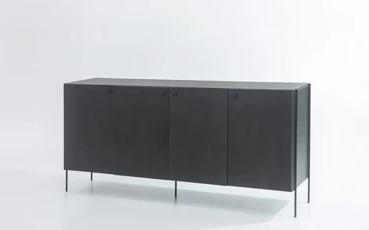 ARMÁRIO BUFFET 4 PORTAS COM PÉS DE METAL TRAY MDF PRETO 162,5X41,5X75 CM