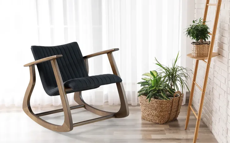 CADEIRA DE BALANÇO ESTOFADA SMITH MATELASSÊ VERNIZ CAPUCCINO TEC.004 ALGODÃO PRETO 65X83X72CM