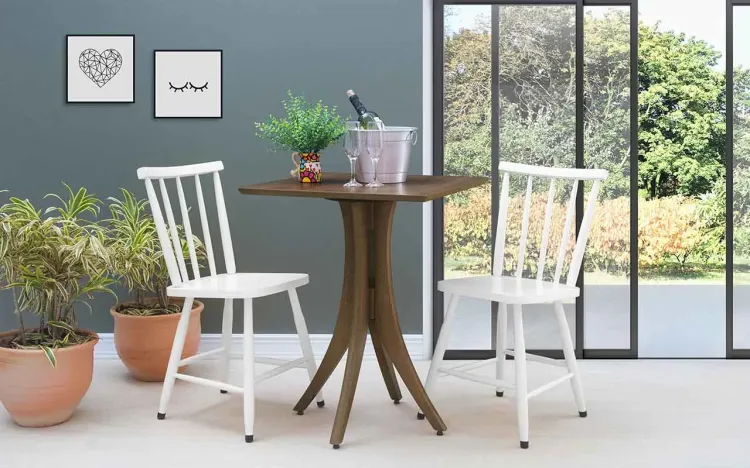 CONJUNTO MESA BISTRÔ QUADRADA COM 2 CADEIRAS JULIETTE VERNIZ NOGUEIRA E BRANCO