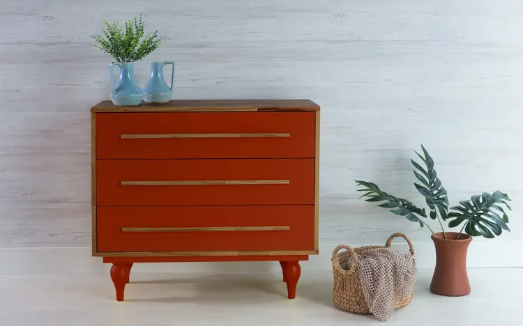 CÔMODA PARA QUARTO DE MADEIRA MACIÇA RETRÔ 3 GAVETAS SIDERAL CAPUCCINO E VERMELHO 90X40X79,5CM