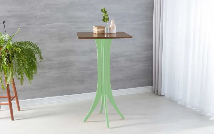 MESA ALTA DE MADEIRA MACIÇA ESTILO BAR E BISTRÔ TAMPO QUADRADO JULIETTE 60x60X107CM CAPUCCINO E VERDE SÁLVIA