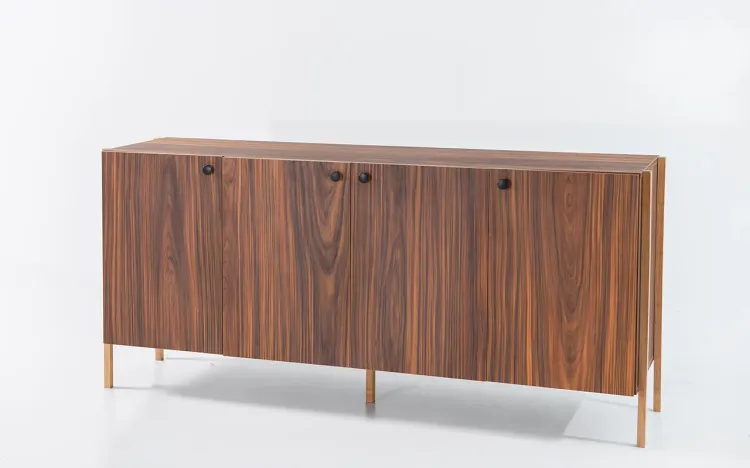 APARADOR BUFFET PARA SALA 4 PORTAS NASH MDF PAU FERRO E PÉS DE MADEIRA TAUARI 164X41,5X75 CM