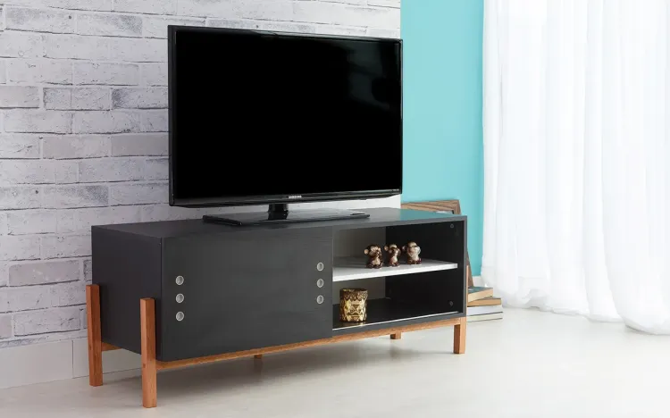 RACK PARA TV PRETO MODERNO VINTAGE RETRÔ COM PORTA DE CORRER PRETA ERIC 126x43,6x48,5 CM