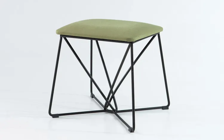 BANQUINHO MODERNO DE METAL 1 LUGAR BEND 51X47X47CM TEC. 121 VERDE SALVIA