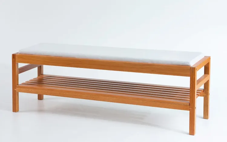BANCO DE MADEIRA COM PRATELEIRA MÉDIO KERB VERNIZ JATOBÁ TEC. ALGODÃO OFF WHITE 140X40X48CM