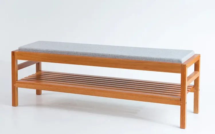 BANCO ESTOFADO MÉDIO KERB VERNIZ JATOBÁ TEC. ALGODÃO MESCLA 140X40X48CM