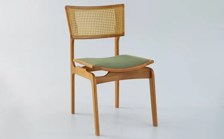 CADEIRA COM PALHINHA NO ENCOSTO LUCIE VERNIZ AMÊNDOA E TEC. ALGODÃO VERDE MUSGO 49X61X82,5 CM
