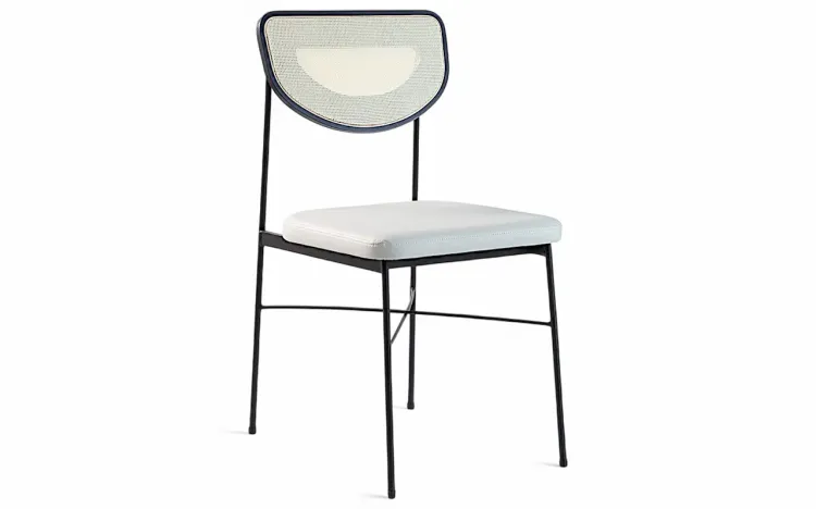 CADEIRA ESTOFADA DE METAL E PALHINHA CHLOE LACA PRETO E TEC. COURO SINTÉTICO OFF WHITE 44X57X87 CM
