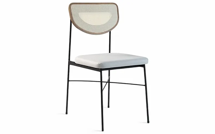 CADEIRA DE PALHINHA E METAL CHLOE VERNIZ AMÊNDOA E TEC. COURO SINTÉTICO OFF WHITE 44X57X87 CM