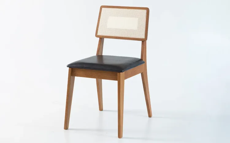 CADEIRA EM TELINHA PARA SALA DE JANTAR LILA VERNIZ AMÊNDOA E TEC. COURO SINTÉTICO PRETO 44X58X84 CM