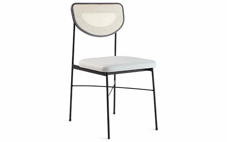 CADEIRA COM PALHINHA E METAL CHLOE VERNIZ CAPUCCINO E TEC. COURO SINTÉTICO OFF WHITE 44X57X87 CM