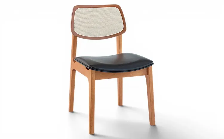 CADEIRA COM PALHINHA PARA MESA DE JANTAR ALVA VERNIZ JATOBÁ TEC. COURO SINTÉTICO PRETO 49,5x55x83 CM