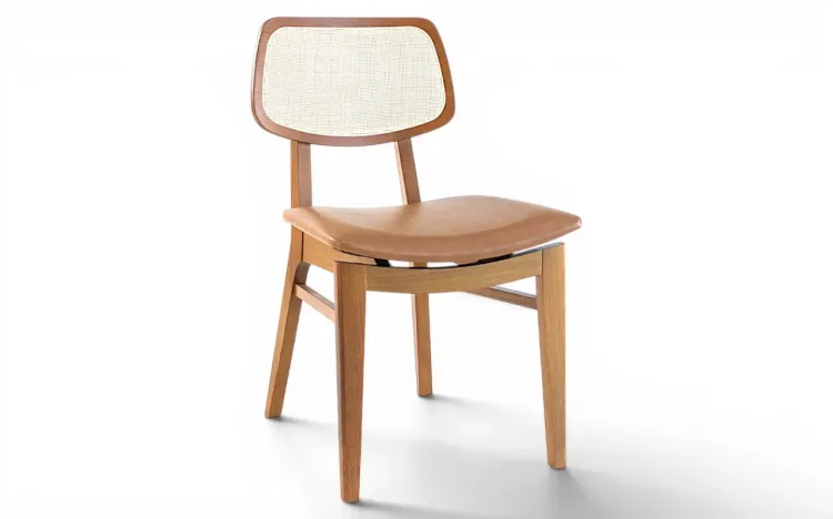 CADEIRA COM PALHINHA ESTOFADA MADEIRA MACIÇA SPARTA VERNIZ AMENDOA TEC. COURO SINTÉTICO CARAMELO 46x56,5x85,5 CM