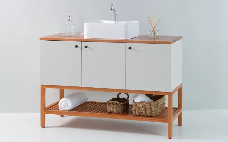 ARMÁRIO BANHEIRO 3 PORTAS SLAT 112X42X77CM NUDE GREIGE E VERNIZ JATOBÁ