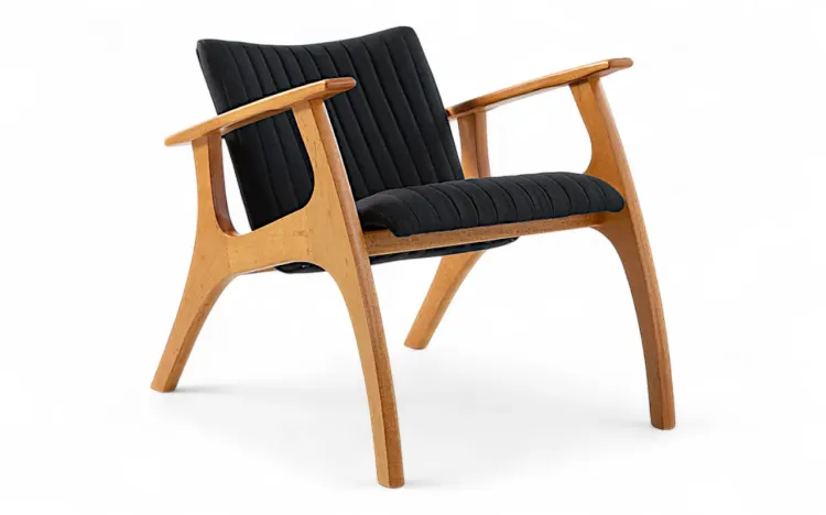 POLTRONA ESTOFADA PARA SALA DE MADEIRA DECORATIVA SMITH MATELASSÊ VERNIZ JATOBÁ TEC.004 PRETO 69x83x74 CM