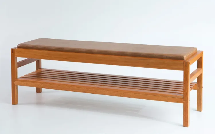BANCO PESEIRA DE MADEIRA MÉDIO KERB VERNIZ JATOBÁ TEC. COURO CARAMELO 140X40X48CM