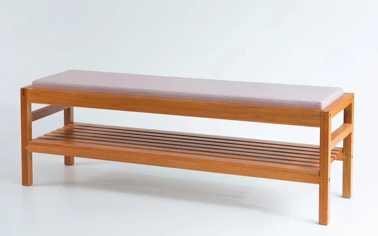 BANCO PESEIRA MÉDIO KERB VERNIZ JATOBÁ TEC. ALGODÃO ROSA 140X40X48CM