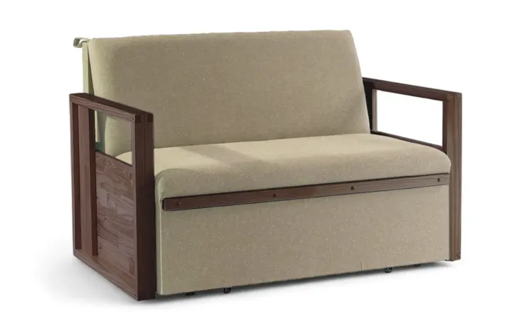 SOFÁ CAMA PEQUENO CASAL DE MADEIRA AKROPI - SOFÁ BICAMA ESTOFADO VERNIZ CASTANHO TECIDO BEGE - 128X90X85CM